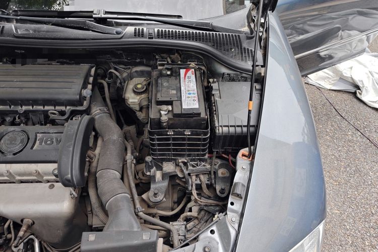 Used Skoda Octavia 2009 1.6L Manual Elegance Edition Engine Bay Left