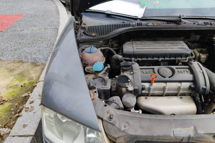 Used Skoda Octavia 2009 1.6L Automatic Elegance Edition Engine Bay Right