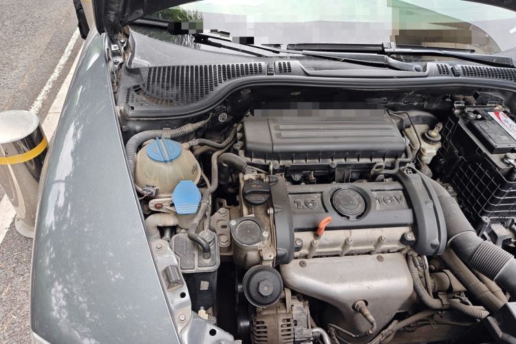 Used Skoda Octavia 2009 1.6L Manual Elegance Edition Engine Bay Right