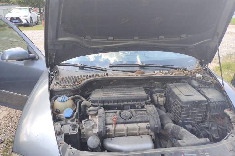 Used Skoda Octavia 2009 1.6L Automatic Elegance Edition Engine Bay Right