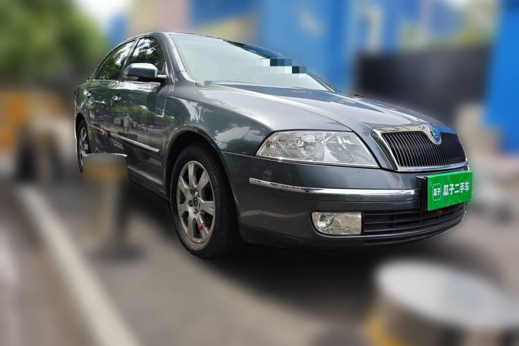 Used Skoda Octavia 2009 1.6L Manual Elegance Edition Front Right 45 Deg