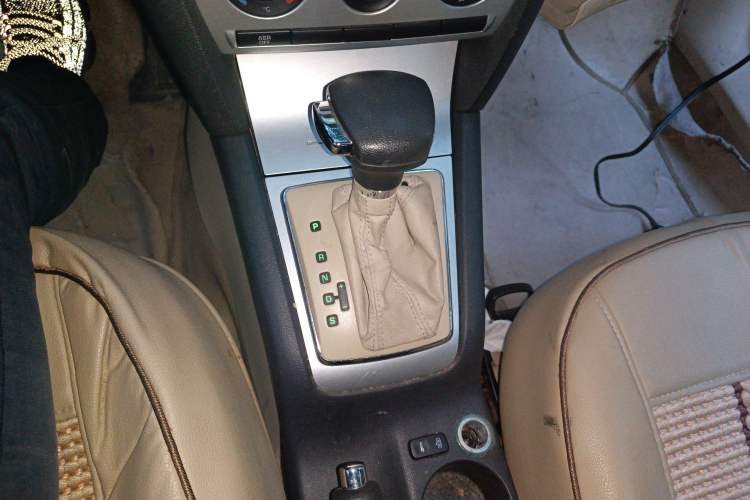 Used Skoda Octavia 2009 1.6L Automatic Elegance Edition Gear Lever