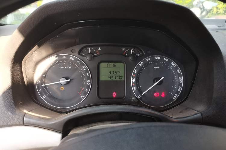 Used Skoda Octavia 2009 1.6L Manual Elegance Edition Instrument Cluster