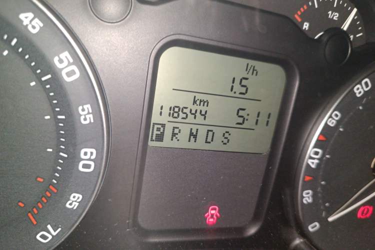 Used Skoda Octavia 2009 1.6L Automatic Elegance Edition Odometer Close Up