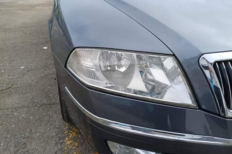 Used Skoda Octavia 2009 1.8 TSI Automatic Elegance Edition Right Front Headlight
