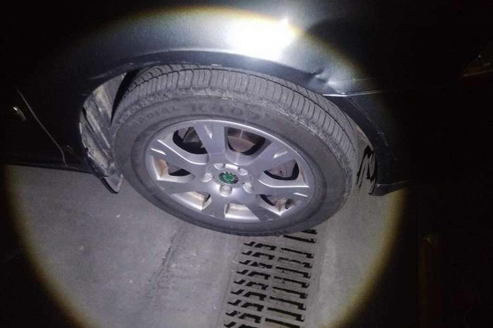 Used Skoda Octavia 2009 2.0L Manual Elegance Edition Right Front Wheel Hub
