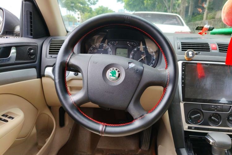 Used Skoda Octavia 2009 1.6L Automatic Elegance Edition Steering Wheel