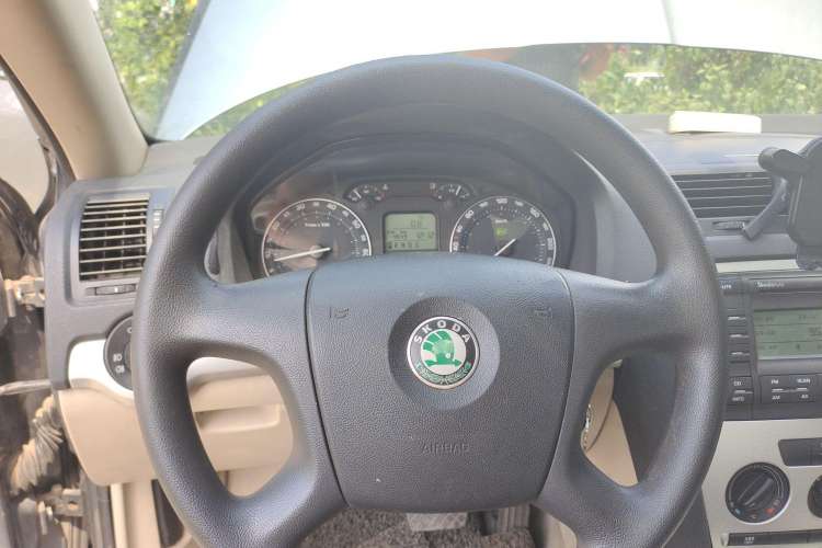 Used Skoda Octavia 2009 1.6L Automatic Elegance Edition Steering Wheel