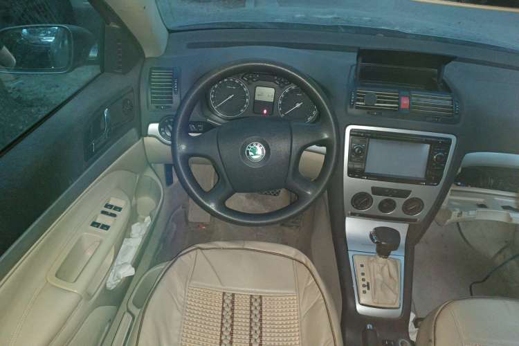 Used Skoda Octavia 2009 1.6L Automatic Elegance Edition Steering Wheel