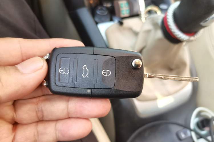 Used Skoda Octavia 2009 1.6L Manual Elegance Edition Vehicle Key