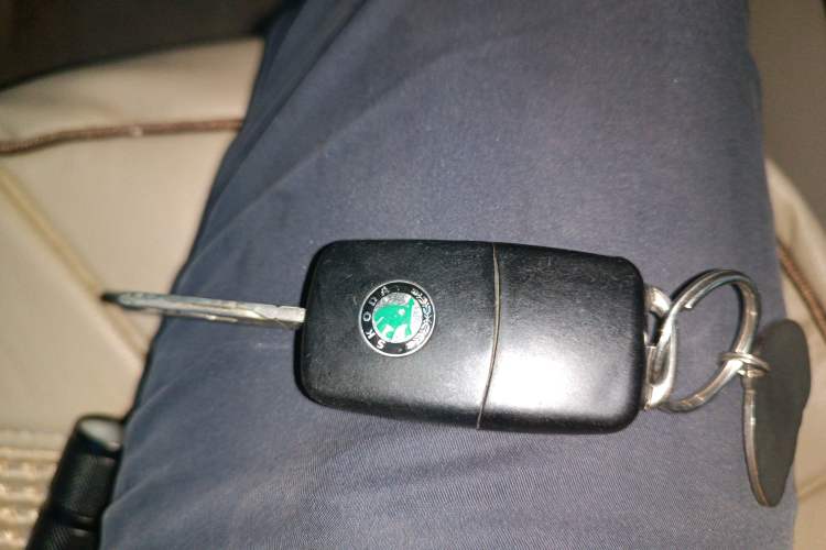 Used Skoda Octavia 2009 1.6L Automatic Elegance Edition Vehicle Key