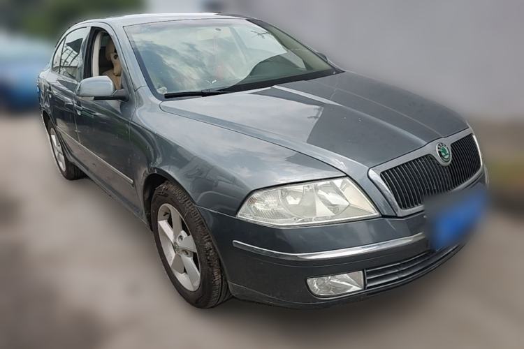 Used Skoda Octavia 2009 1.6L Manual Eado Edition Front Right 45 Deg