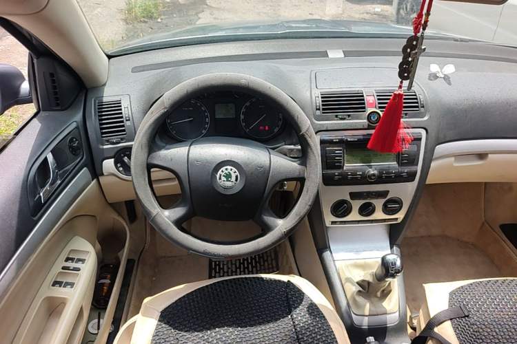 Used Skoda Octavia 2009 1.6L Manual Eado Edition Steering Wheel