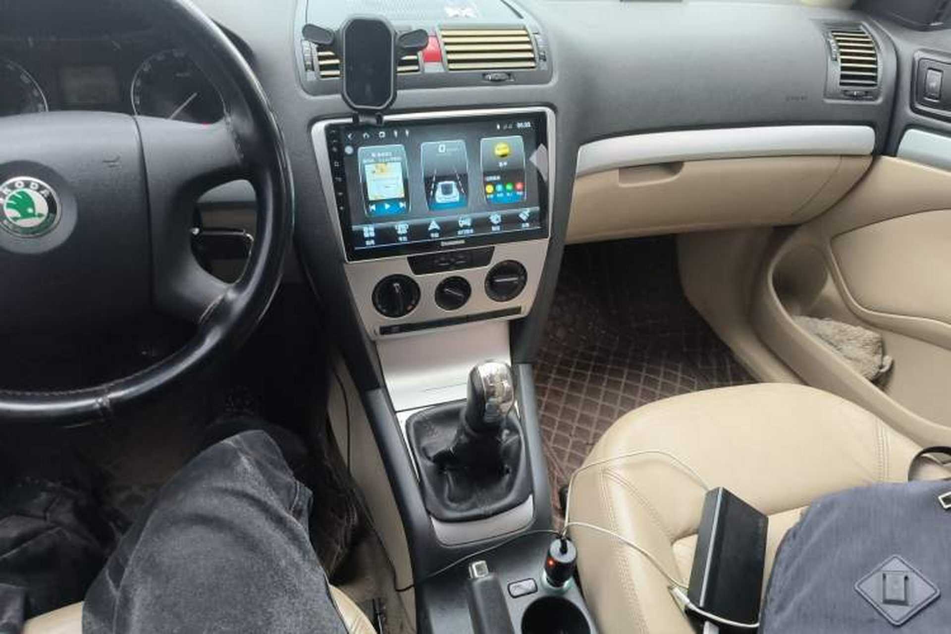 Used Skoda Octavia 2009 1.6L Manual Elegance Edition Audio And AC Panel