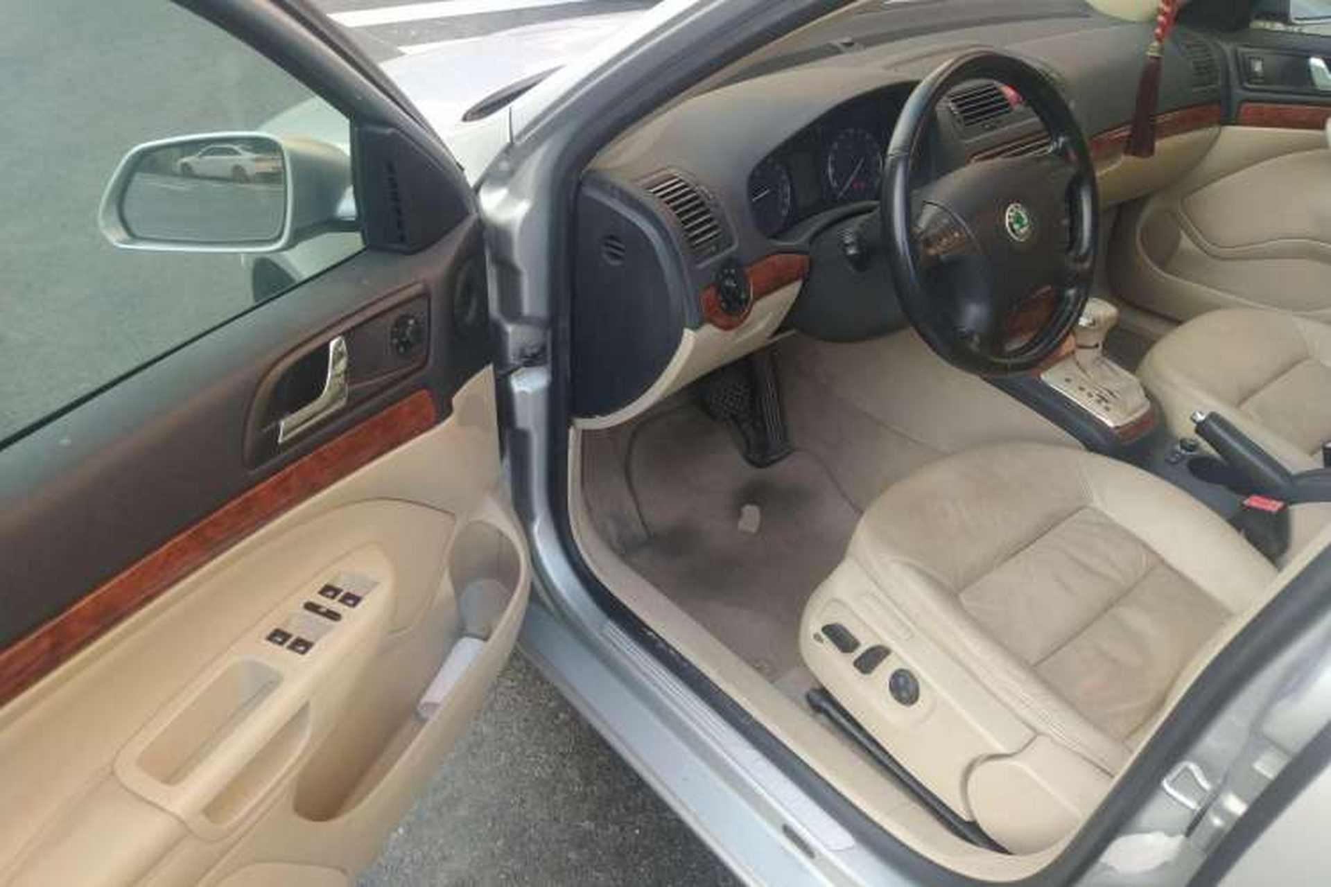 Used Skoda Octavia 2009 1.8TSI Automatic Elegance Edition Driver Seat