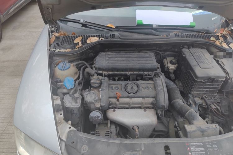Used Skoda Octavia 2009 1.6L Automatic Elegance Edition Engine Bay Right