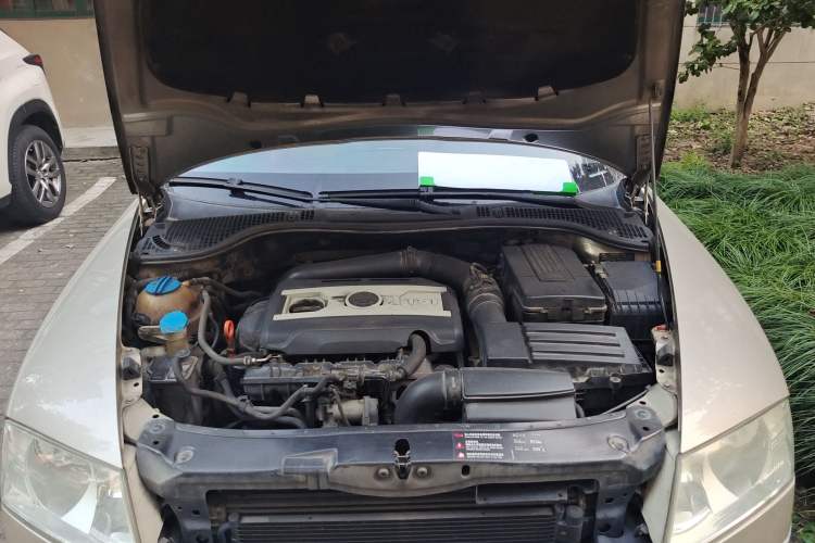 Used Skoda Octavia 2009 1.8 TSI Automatic Elegance Edition Engine Bay