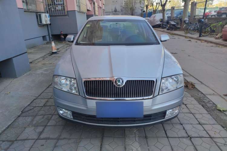 Used Skoda Octavia 2009 1.6L Manual Eado Edition Front