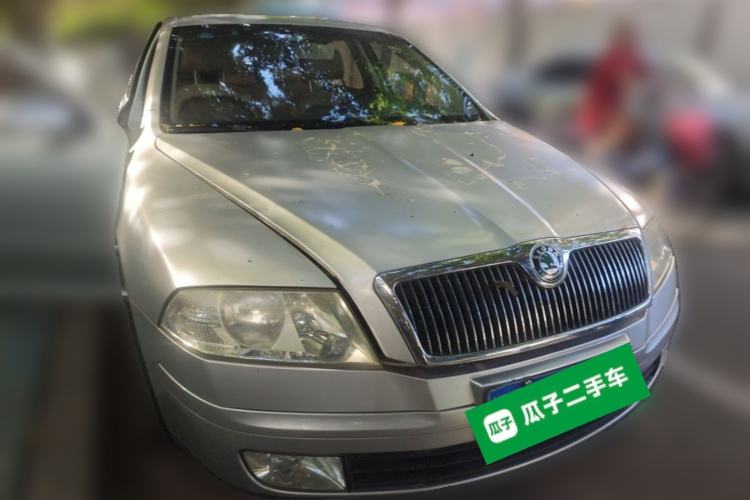 Used Skoda Octavia 2009 1.6L Manual Eado Edition Front Right 45 Deg