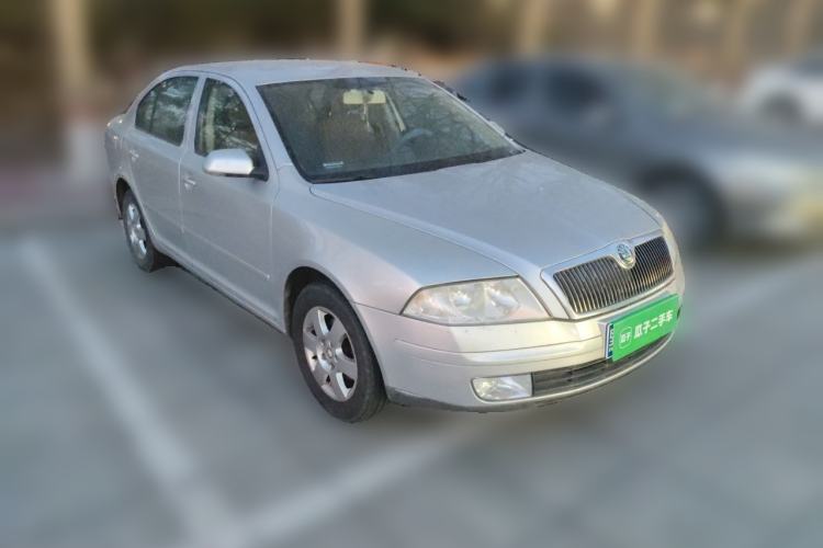 Used Skoda Octavia 2009 1.6L Manual Eado Edition Front Right 45 Deg
