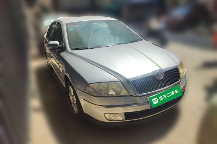 Used Skoda Octavia 2009 1.6L Manual Eado Edition Front Right 45 Deg