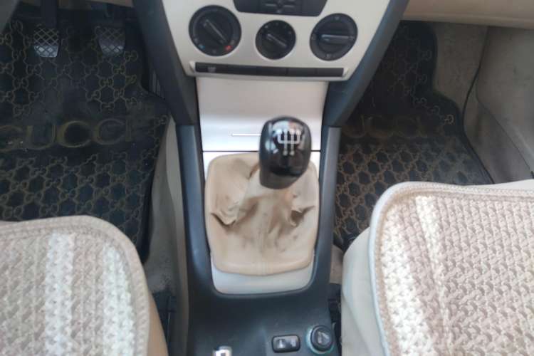 Used Skoda Octavia 2009 1.6L Manual Eado Edition Gear Lever