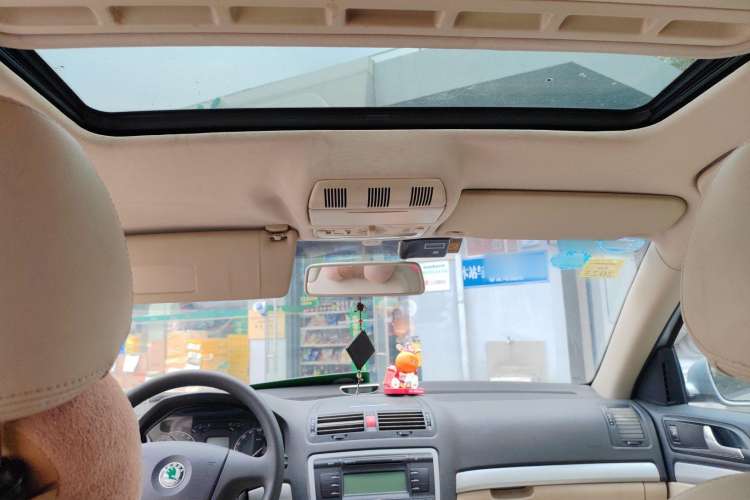 Used Skoda Octavia 2009 1.6L Automatic Elegance Edition Headliner