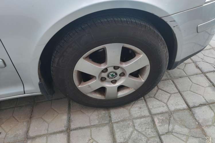 Used Skoda Octavia 2009 1.6L Manual Eado Edition Left Rear Wheel Hub