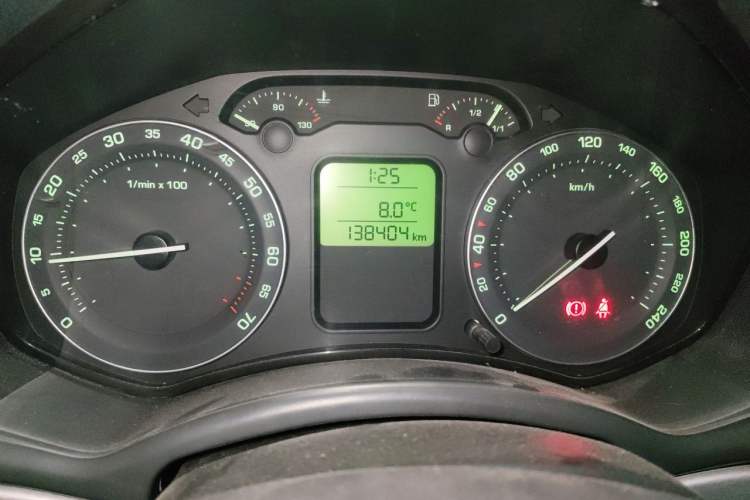 Used Skoda Octavia 2009 1.6L Manual Eado Edition Odometer Close Up