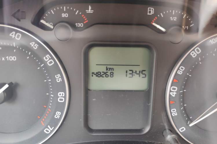 Used Skoda Octavia 2009 1.6L Automatic Elegance Edition Odometer Close Up