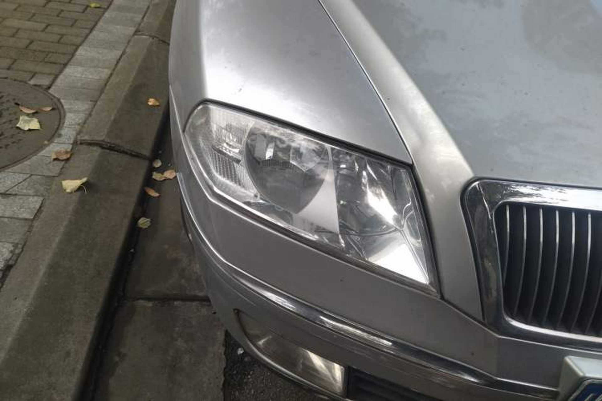 Used Skoda Octavia 2009 1.6L Automatic Elegance Edition Right Front Headlight