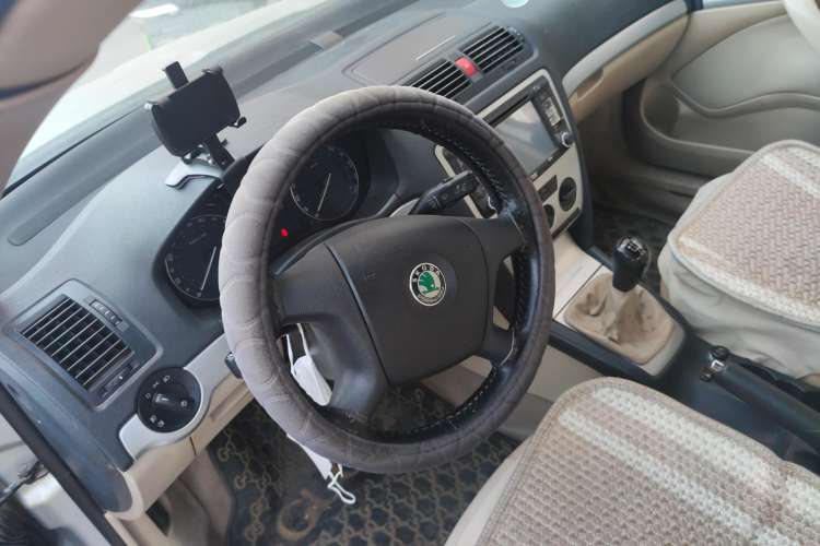 Used Skoda Octavia 2009 1.6L Manual Eado Edition Steering Wheel