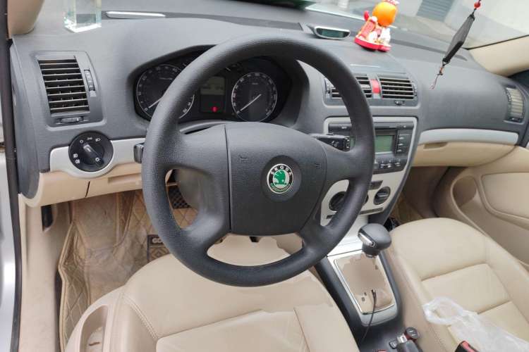 Used Skoda Octavia 2009 1.6L Automatic Elegance Edition Steering Wheel