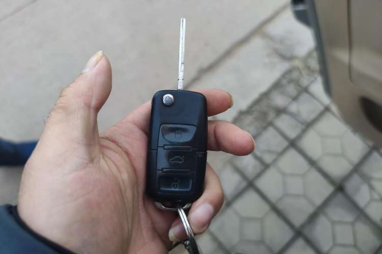 Used Skoda Octavia 2009 1.6L Manual Eado Edition Vehicle Key