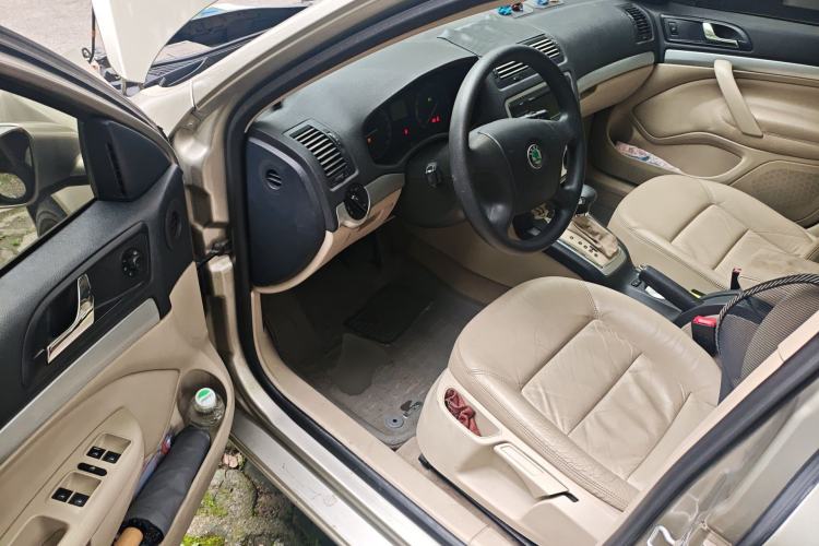 Used Skoda Octavia 2009 1.6L Automatic Elegance Edition Driver Seat