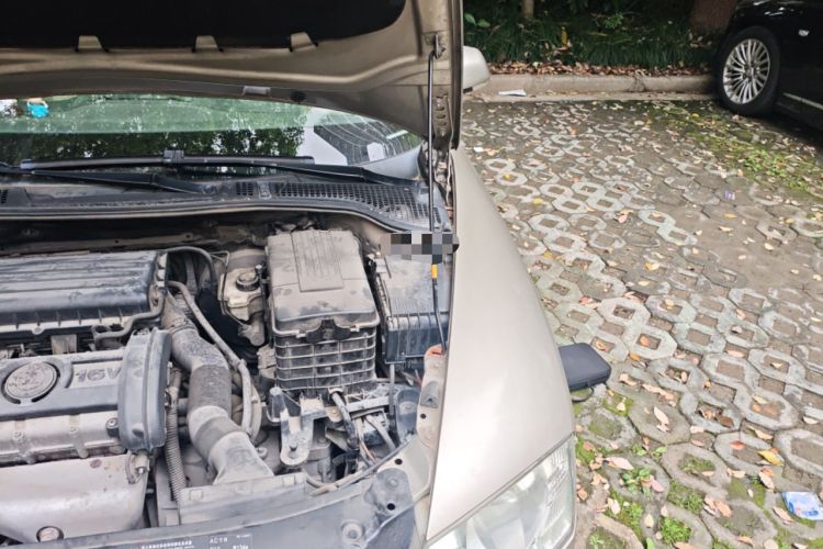 Used Skoda Octavia 2009 1.6L Automatic Elegance Edition Engine Bay Left