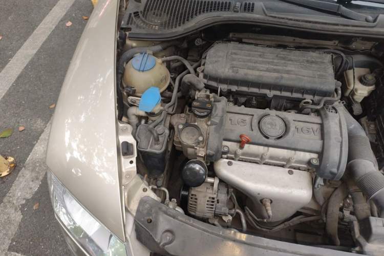 Used Skoda Octavia 2009 1.6L Automatic Elegance Edition Engine Bay Right