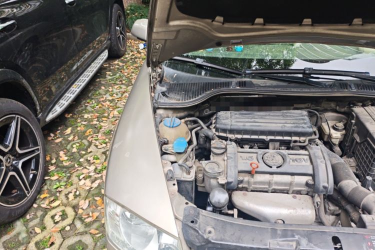 Used Skoda Octavia 2009 1.6L Automatic Elegance Edition Engine Bay Right