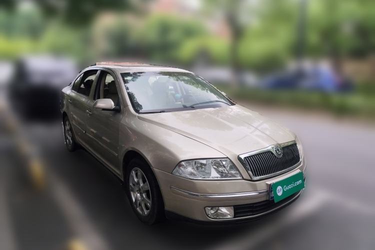 Used Skoda Octavia 2009 1.6L Automatic Elegance Edition Front Right 45 Deg