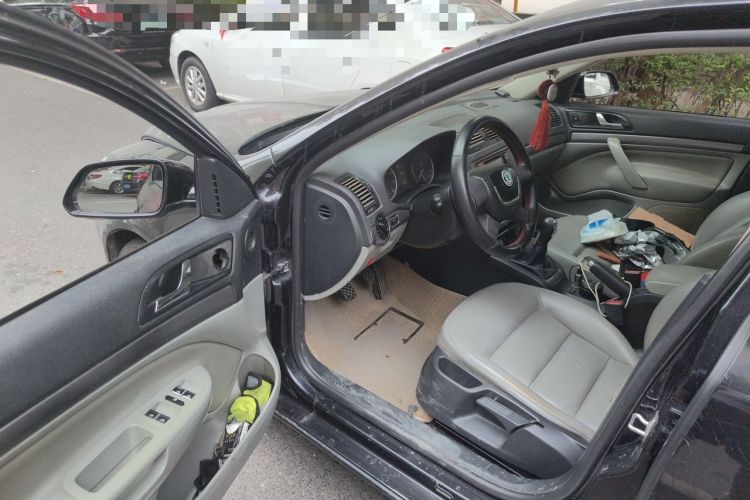 Used Skoda Octavia 2010 1.6L Manual - Yijun Version Driver Seat