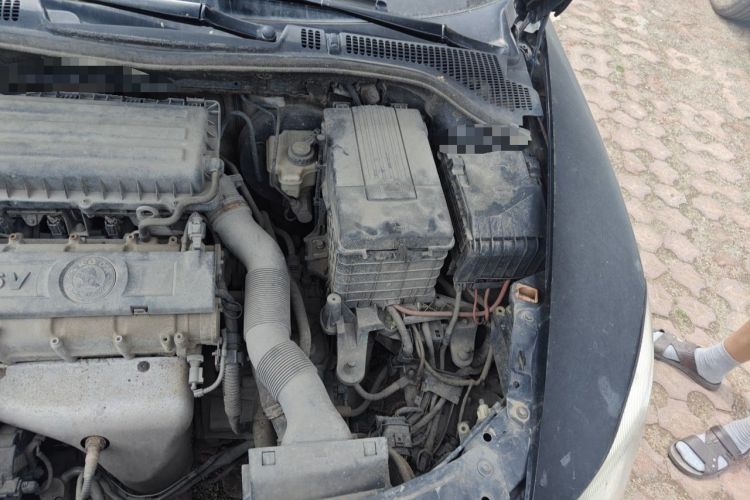 Used Skoda Octavia 2010 1.6L Automatic Yijun Edition Engine Bay Left