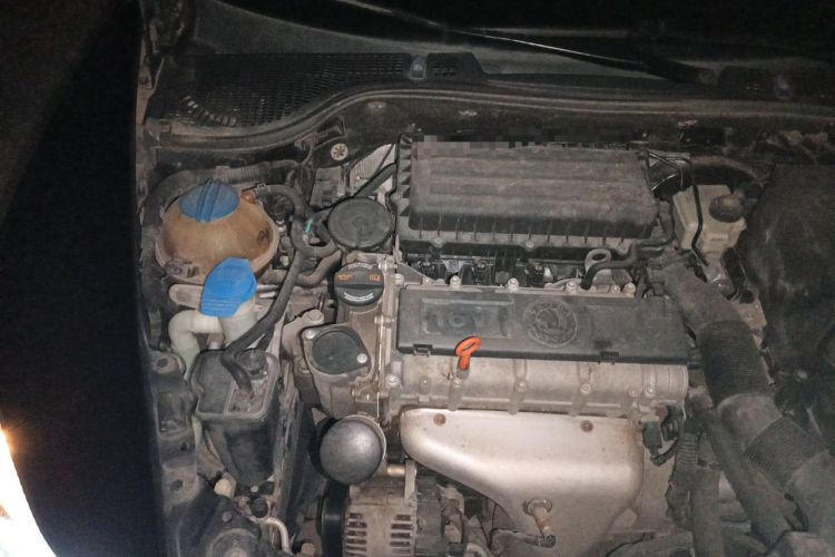 Used Skoda Octavia 2010 1.6L Manual - Yijun Version Engine Bay Right
