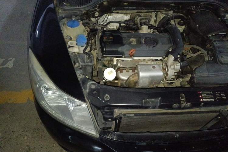Used Skoda Octavia 2010 1.4 TSI Manual Yijun Edition Engine Bay Right