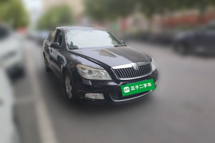 Used Skoda Octavia 2010 1.6L Manual - Yijun Version Front Right 45 Deg