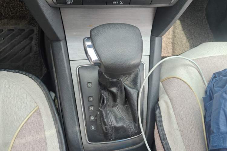 Used Skoda Octavia 2010 1.6L Automatic Yijun Edition Gear Lever