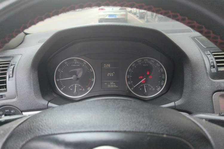 Used Skoda Octavia 2010 1.6L Manual - Yijun Version Instrument Cluster