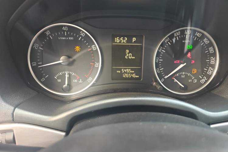 Used Skoda Octavia 2010 1.6L Automatic Eado Edition Odometer Close Up