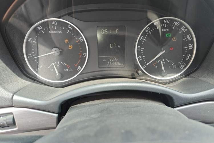 Used Skoda Octavia 2010 1.6L Automatic Yijun Edition Odometer Close Up