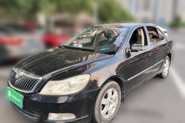 Skoda Octavia 2010 1.6L Manual - Yijun Version usado