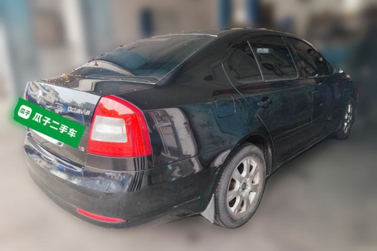 Used Skoda Octavia 2010 1.6L Manual Eado Edition Rear Right 45 Deg
